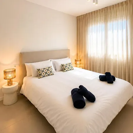 Celere Sea View Pool Gym Parking Lejlighed